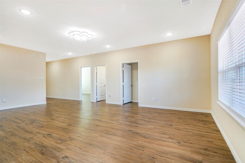 Property in a prime location with modern interiors