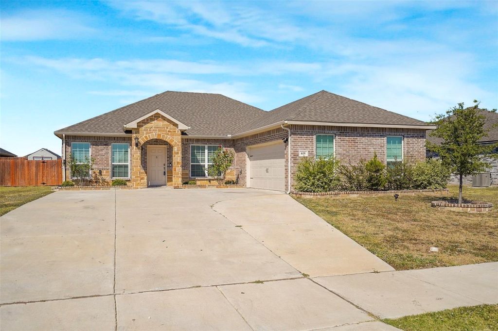 619 Excelsior Dr, Waxahachie, TX 75165