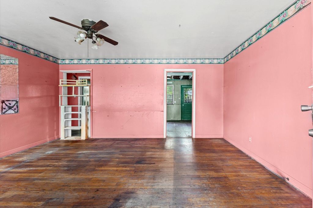 Property in a prime location with modern interiors