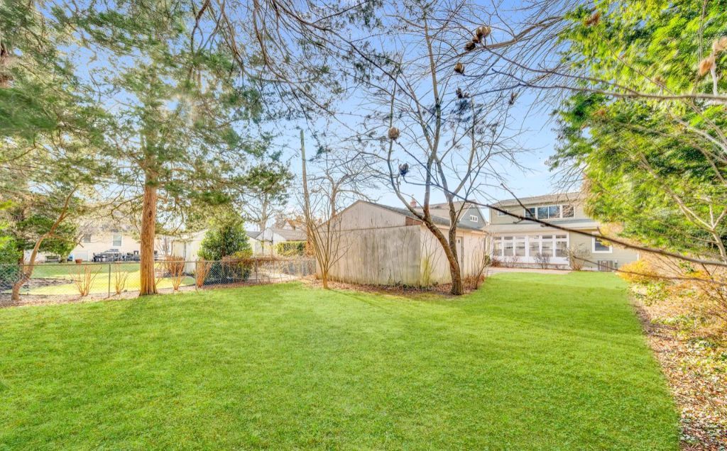 Property in a prime location with modern interiors