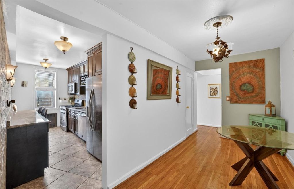 Property in a prime location with modern interiors