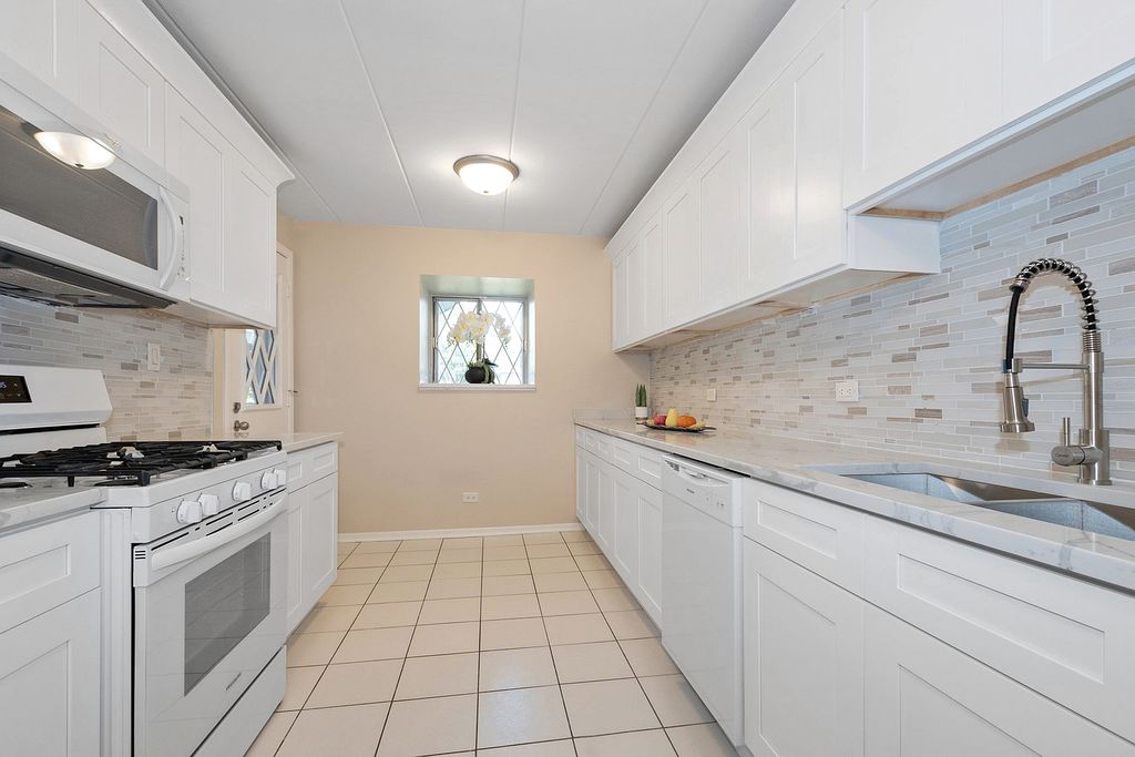 Property in a prime location with modern interiors