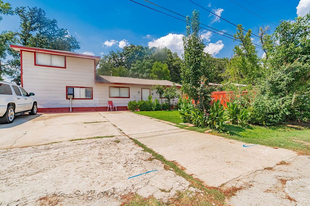 Property in a prime location with modern interiors