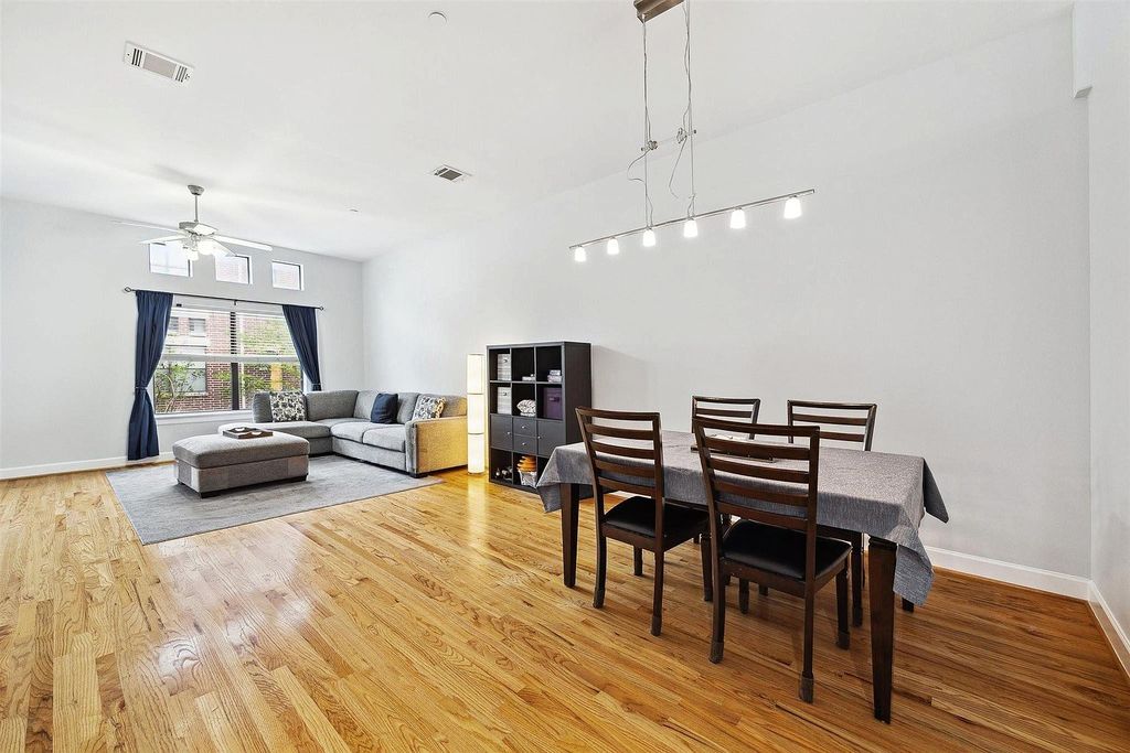 Property in a prime location with modern interiors