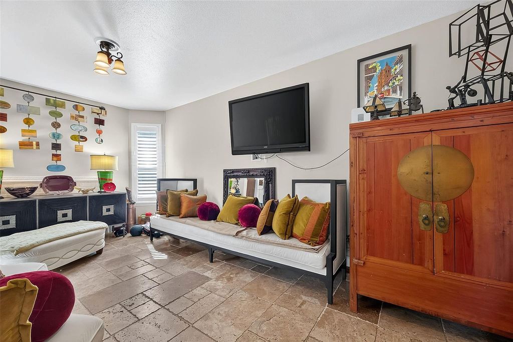 Property in a prime location with modern interiors