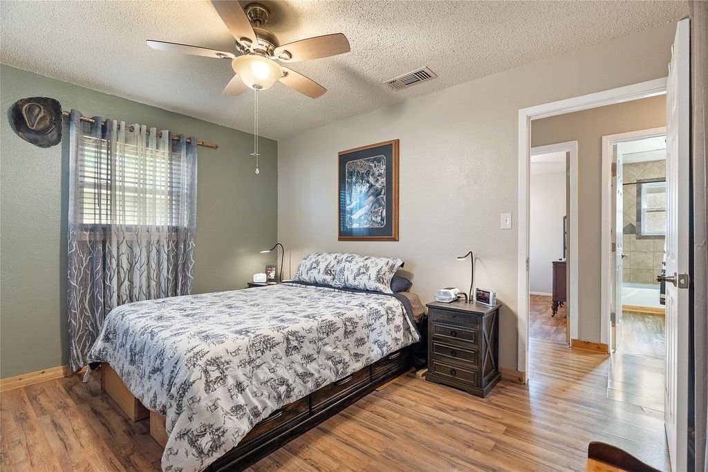 Property in a prime location with modern interiors