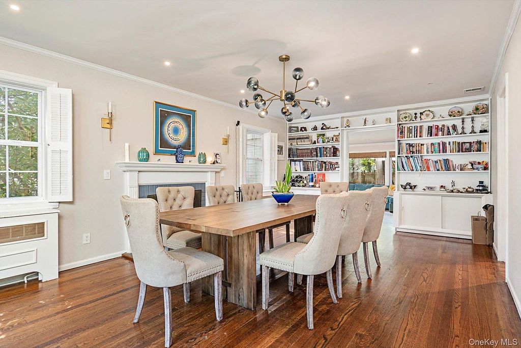 Property in a prime location with modern interiors