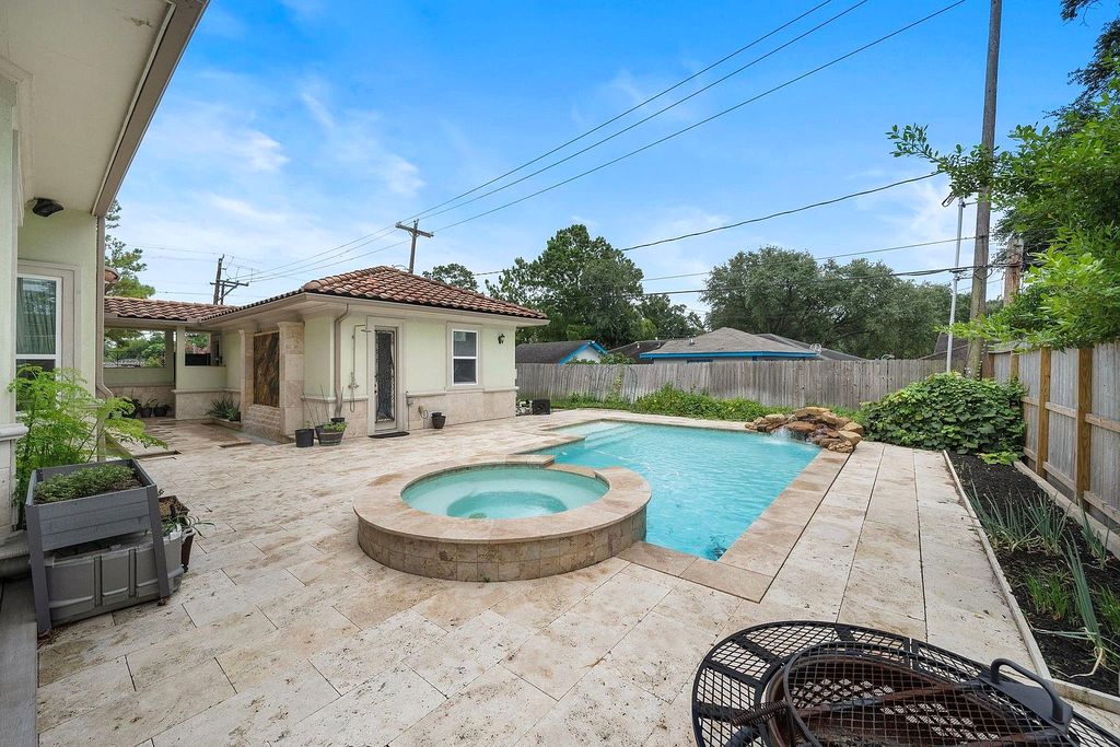 Property in a prime location with modern interiors
