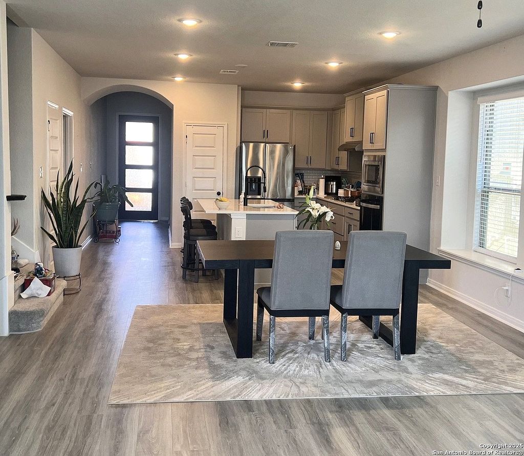 Property in a prime location with modern interiors