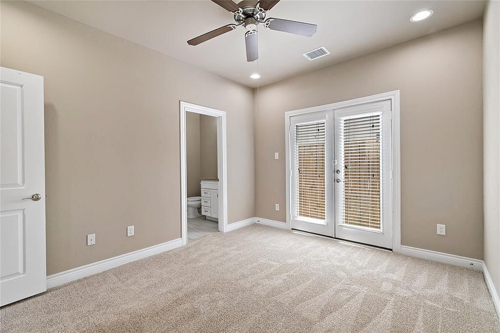 Property in a prime location with modern interiors