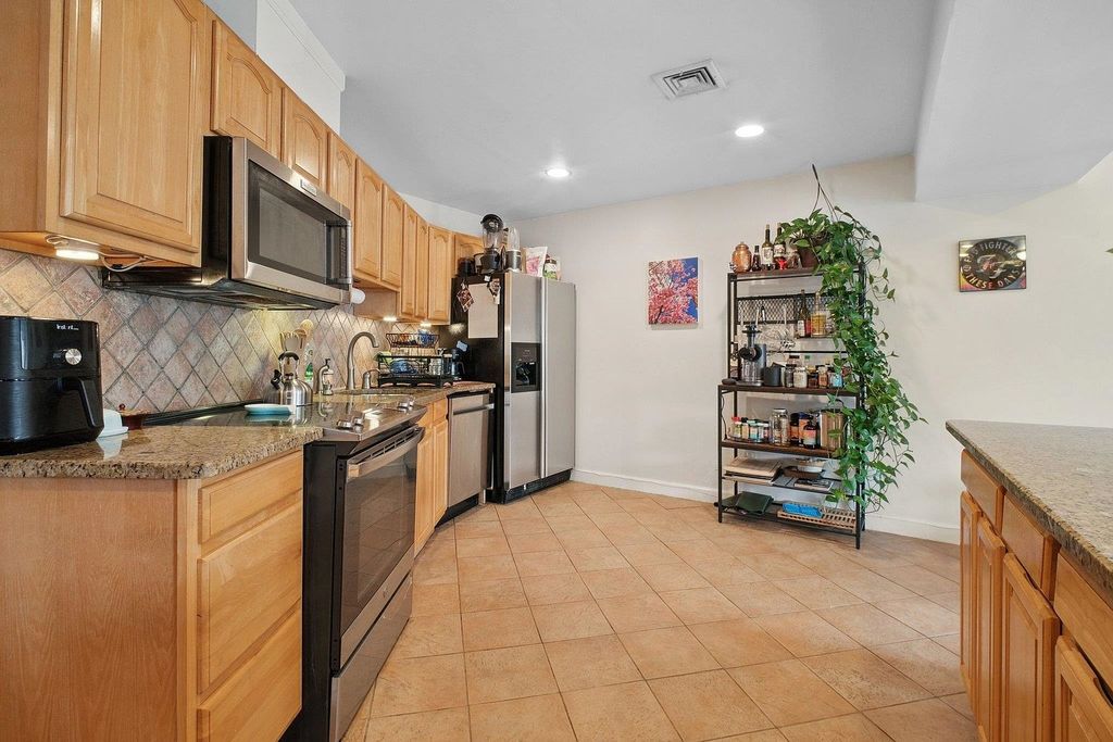 Property in a prime location with modern interiors