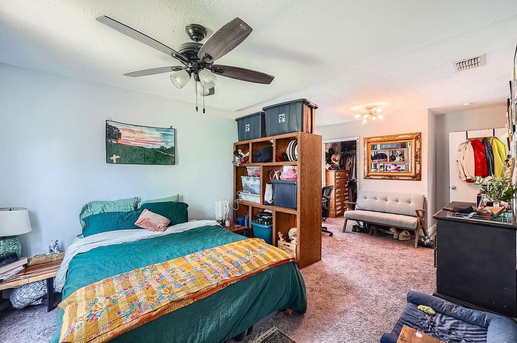 Property in a prime location with modern interiors