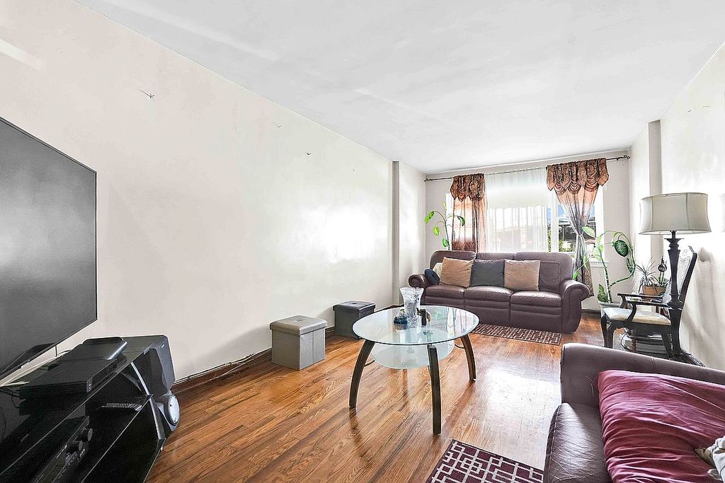 Property in a prime location with modern interiors