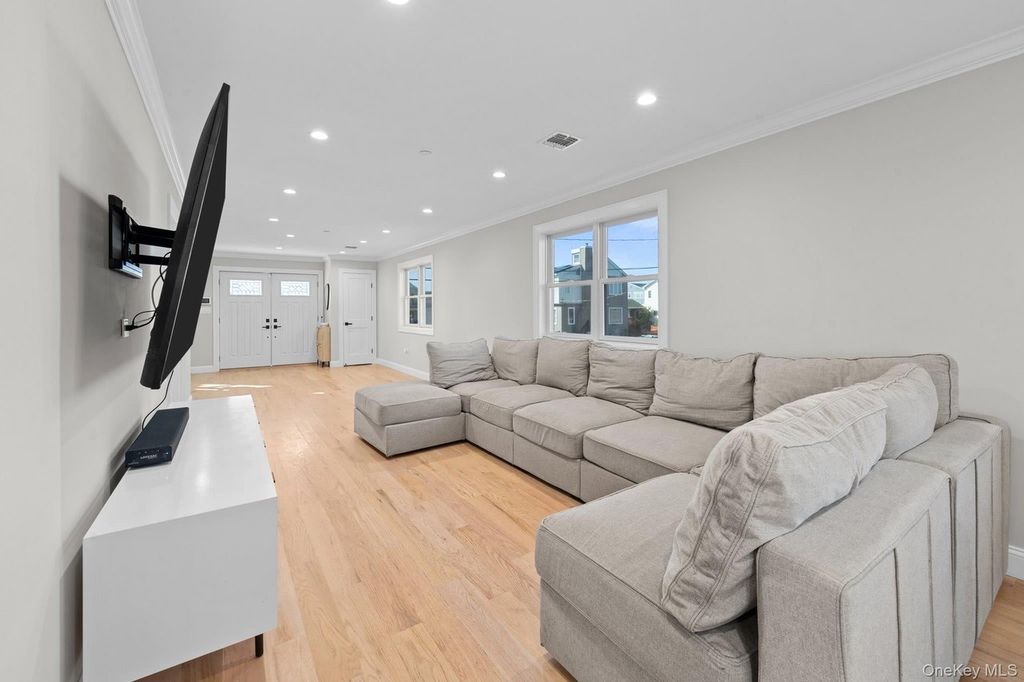 Property in a prime location with modern interiors