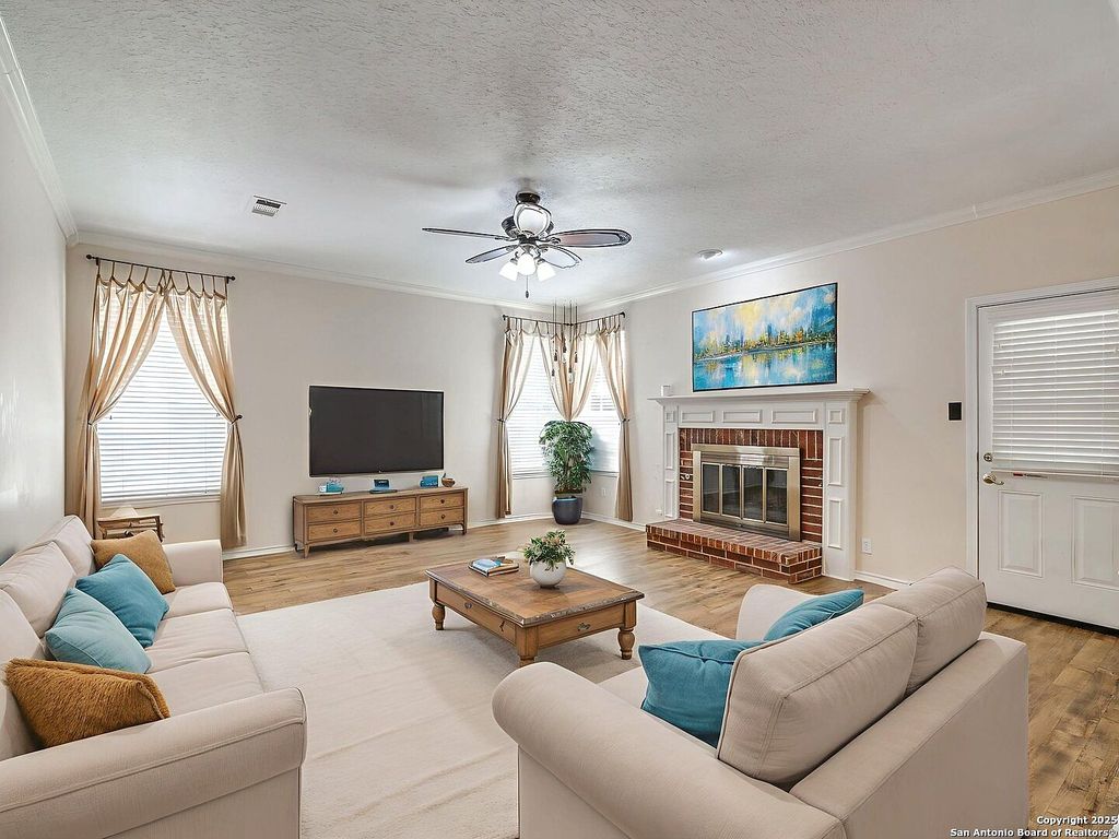 Property in a prime location with modern interiors