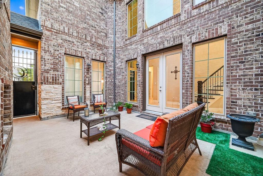 Property in a prime location with modern interiors