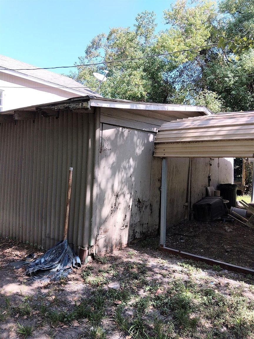 Home with bright interiors and well-maintained exterior