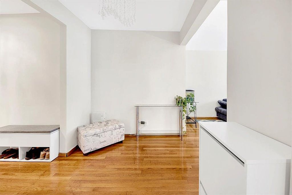 Property in a prime location with modern interiors