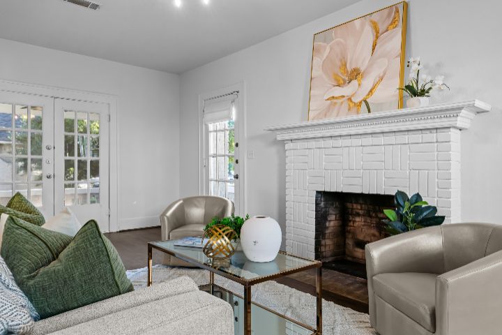 Property in a prime location with modern interiors