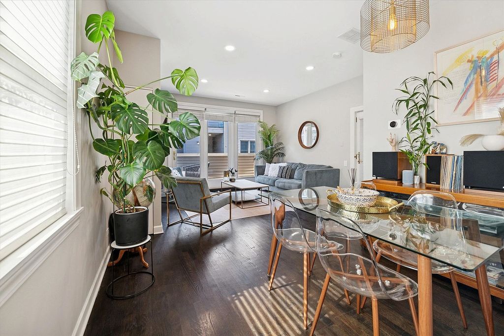 Property in a prime location with modern interiors