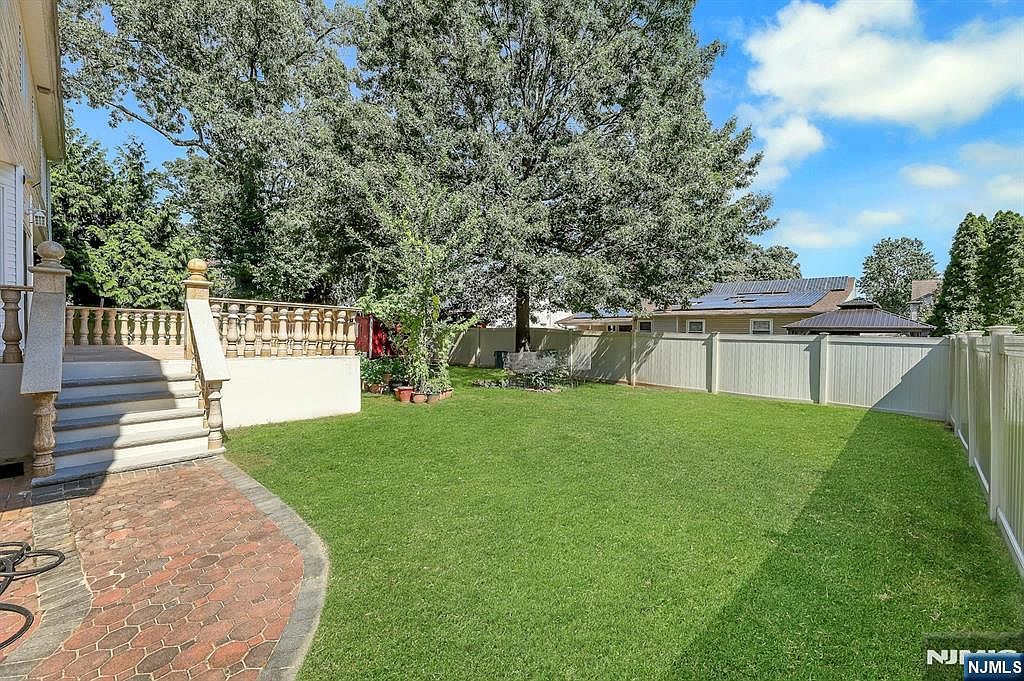Property in a prime location with modern interiors