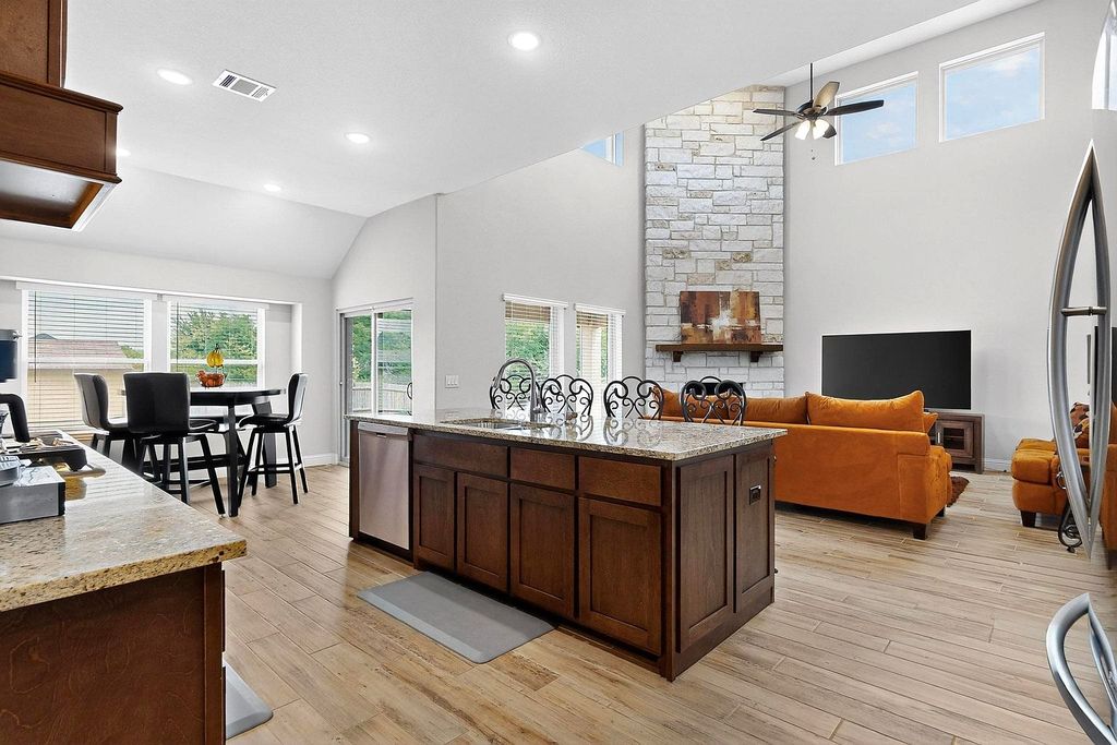 Property in a prime location with modern interiors