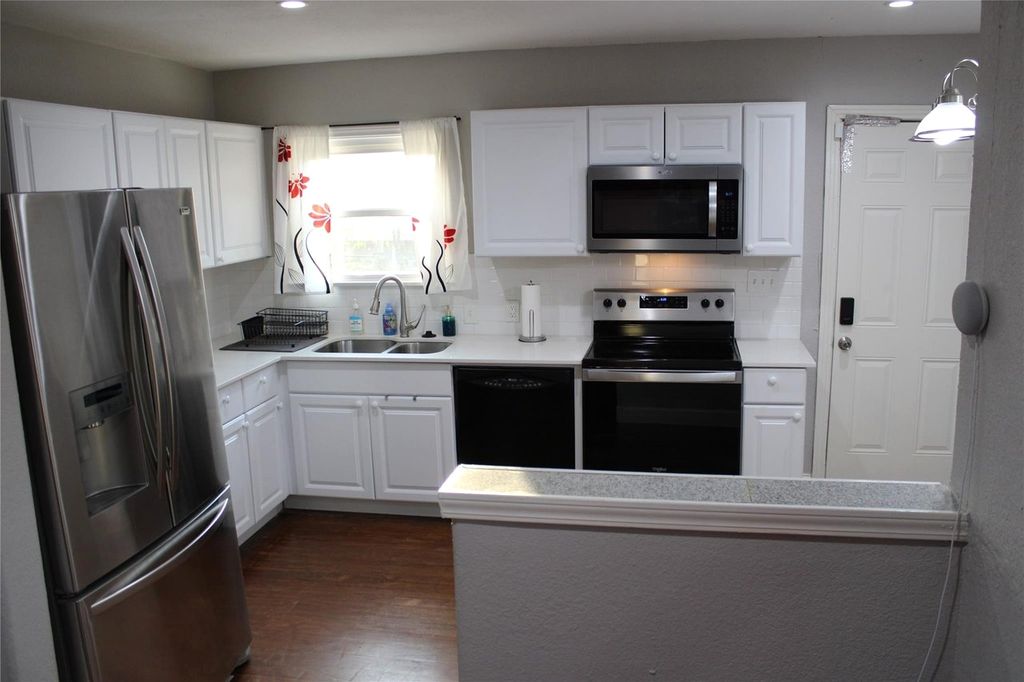 Property in a prime location with modern interiors
