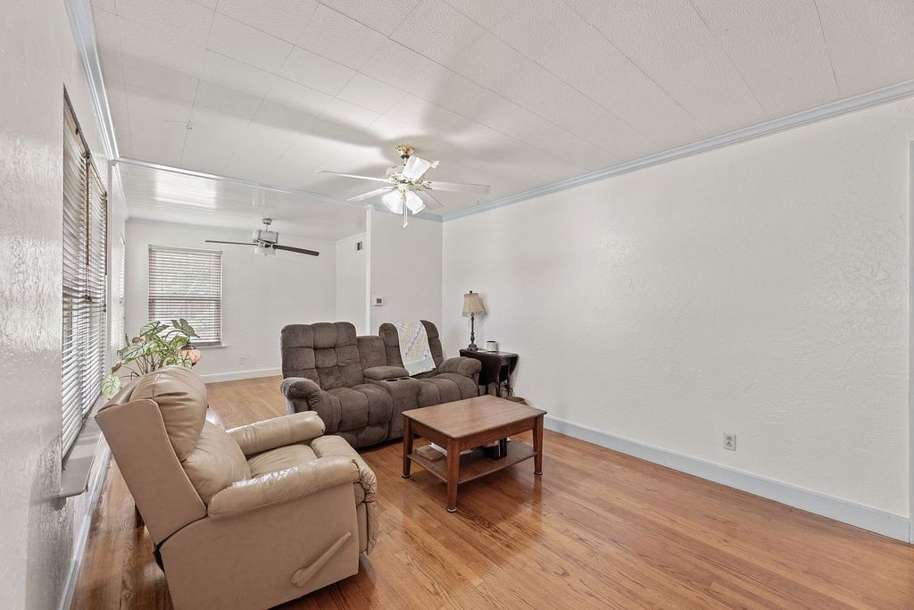 Property in a prime location with modern interiors
