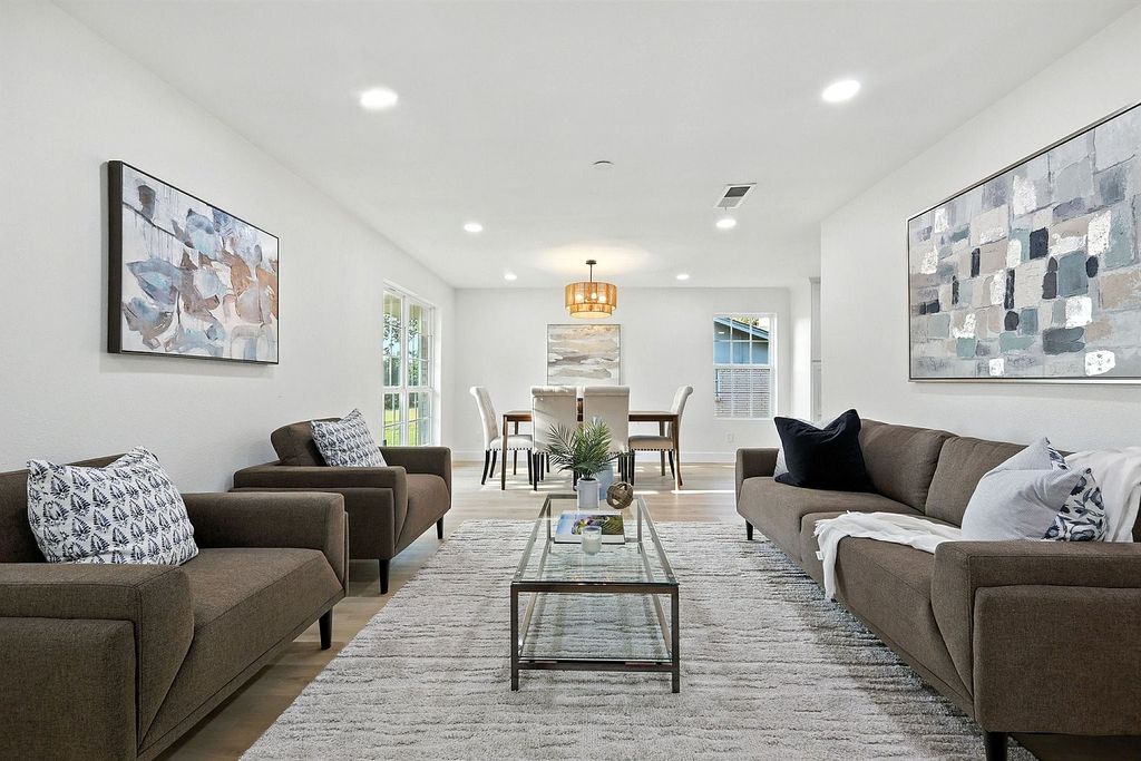 Property in a prime location with modern interiors