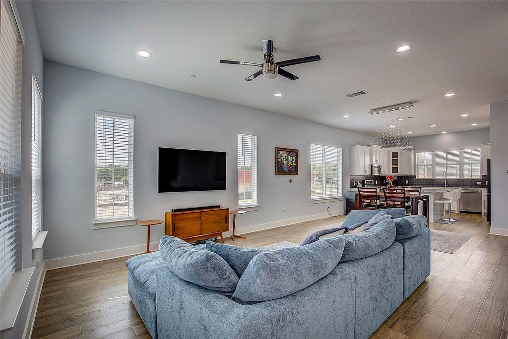 Property in a prime location with modern interiors