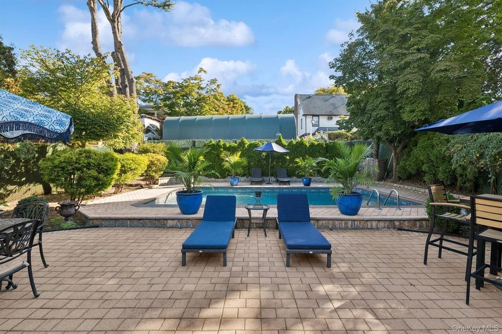 Property in a prime location with modern interiors