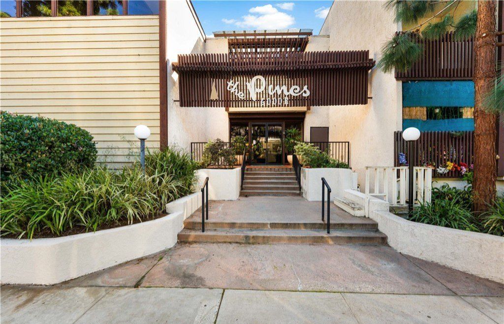 Property in a prime location with modern interiors