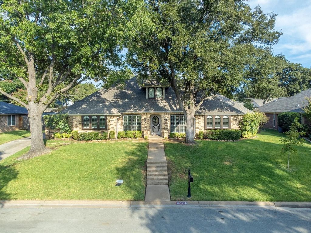 Home with bright interiors and well-maintained exterior