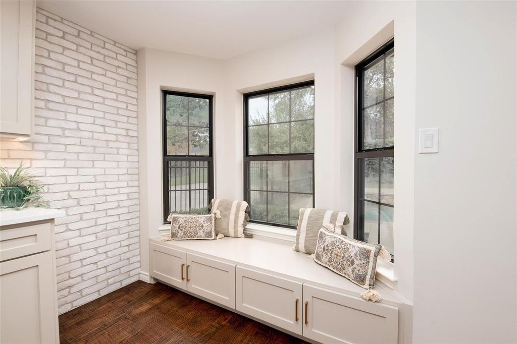 Property in a prime location with modern interiors